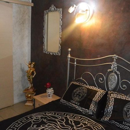 B&B Sotto Gli Archi Катания Екстериор снимка