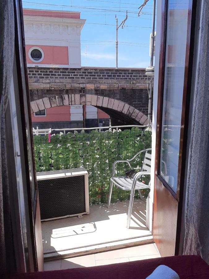 B&B Sotto Gli Archi Катания Екстериор снимка