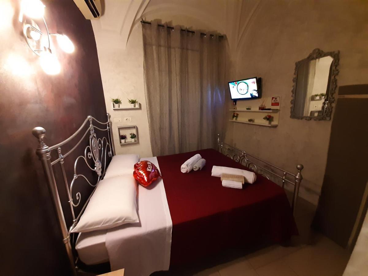 B&B Sotto Gli Archi Катания Екстериор снимка