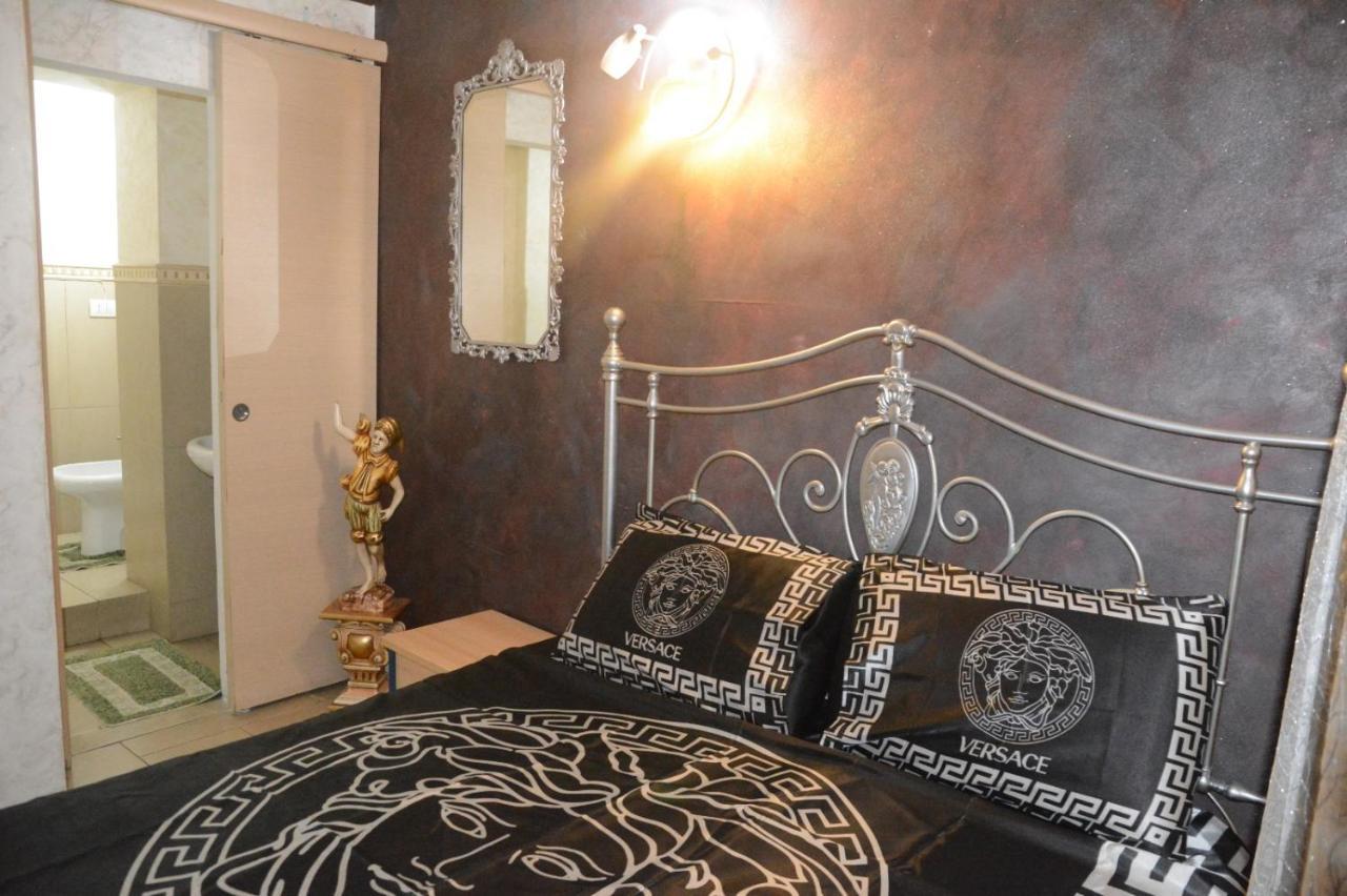 B&B Sotto Gli Archi Катания Екстериор снимка