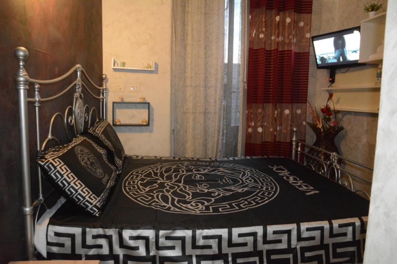 B&B Sotto Gli Archi Катания Екстериор снимка